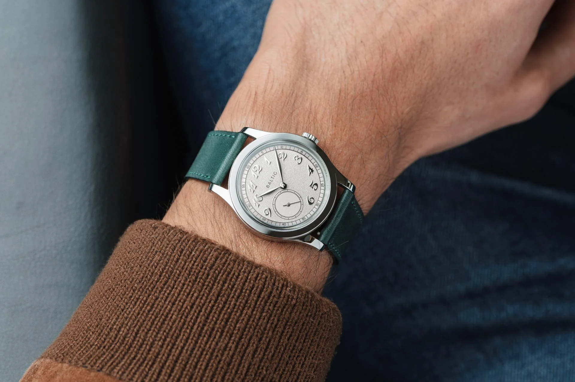 Baltic MR01 Silver 36mm - Green Leather Strap - Image 5